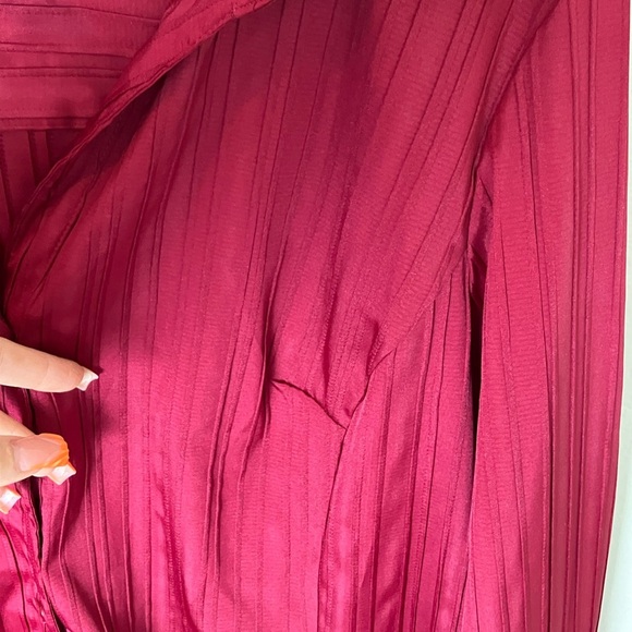 Fred David Red‎ Long Sleeve Notched Collar Button Down - Picture 2 of 8